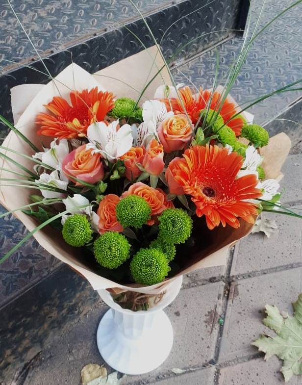 Букет цветов из: Герберы, Хризантемы, Альстромерии и Розы в Горки Ленинские