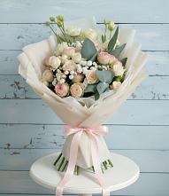 Букет цветов из:  Розы и Лизиантусы в Горки Ленинские