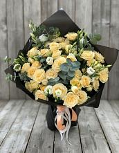 Букет цветов из:  Розы и Лизиантусы в Горки Ленинские