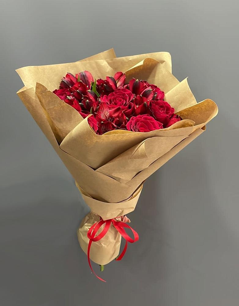 Букет цветов из: Альстромерии и Розы в Горки Ленинские