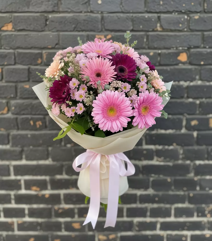 Букет цветов из: Герберы и Хризантемы в Горки Ленинские
