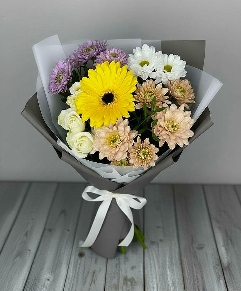 Букет цветов из: Розы, Герберы и Хризантемы в Горки Ленинские