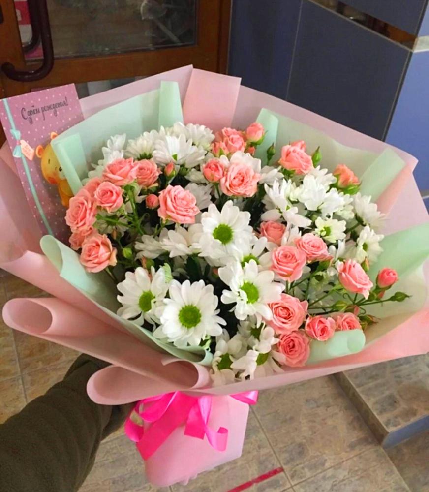 Букет цветов из: Розы и Хризантемы в Горки Ленинские