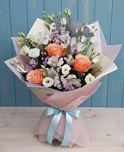 Букет цветов из:  Лизиантусы, Розы, Альстромерии и Гипсофила в Горки Ленинские