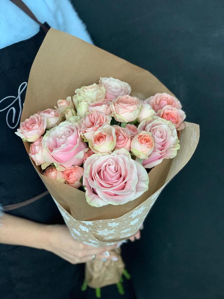 Букет цветов из: Хризантемы и Розы в Горки Ленинские