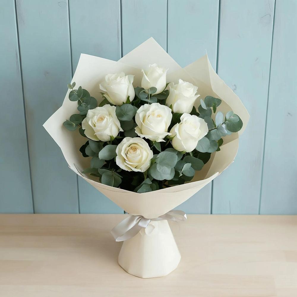 Букет Белые розы в Эвкалипте в Горки Ленинские