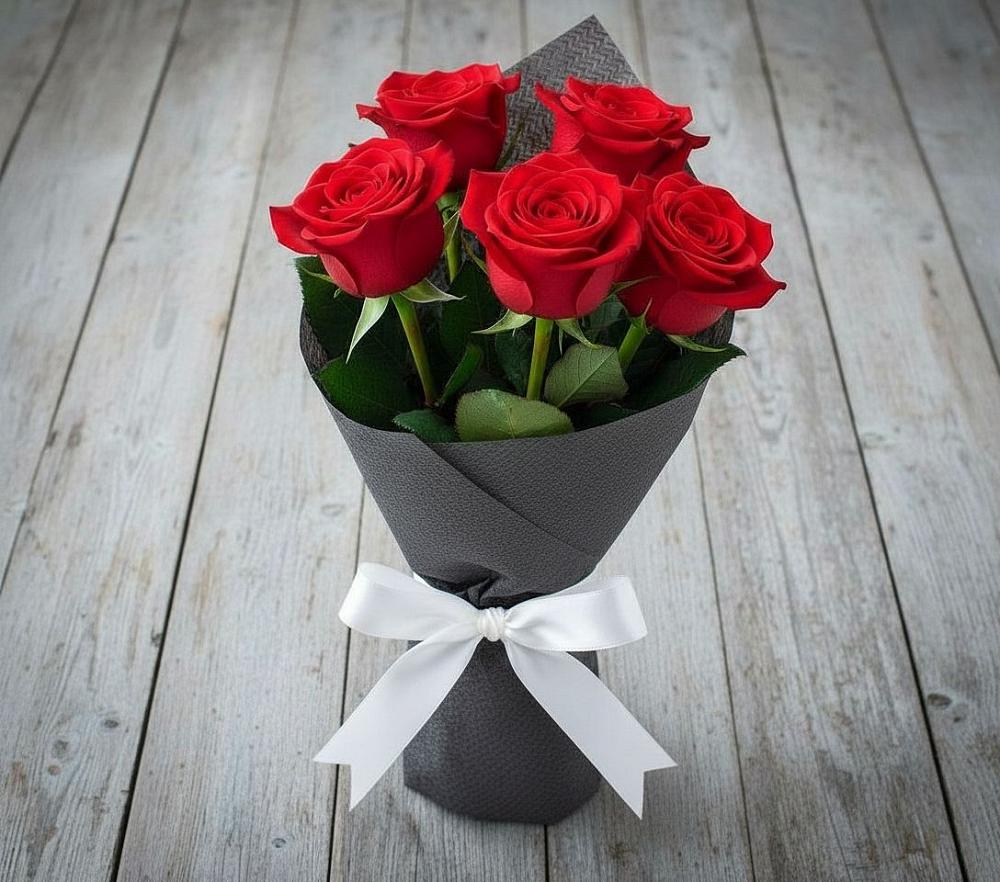 Букет 5 Красных роз Эдлесс Лав в Горки Ленинские