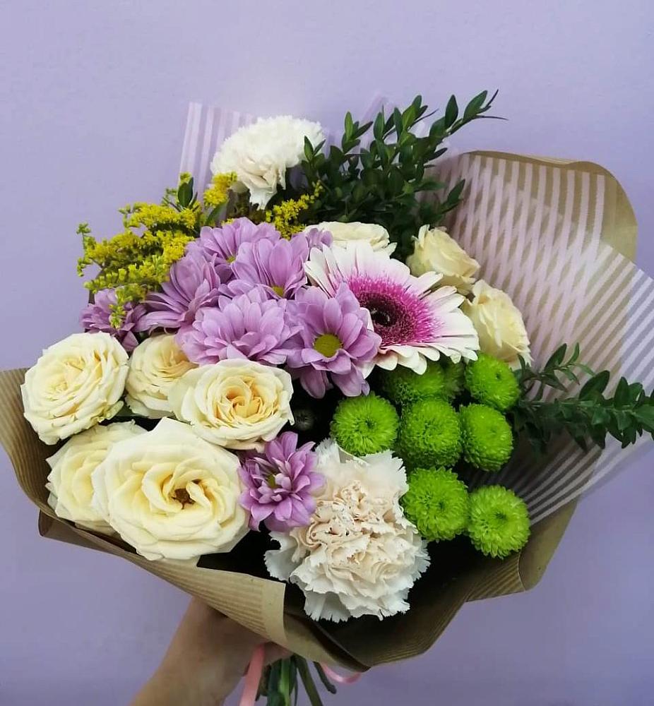 Букет цветов из: Хризантемы, Розы, Гвоздики и Герберы в Горки Ленинские