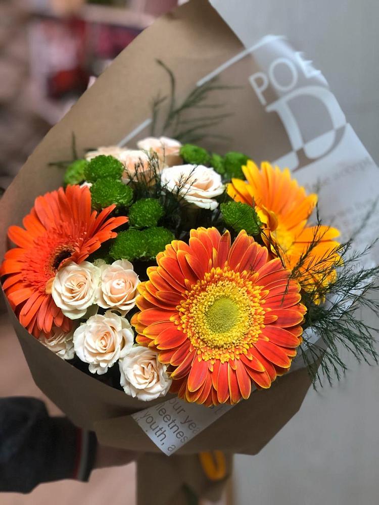 Букет цветов из: Герберы, Хризантемы и Розы в Горки Ленинские