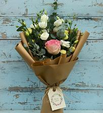 Букет цветов из:  Розы и Лизиантусы в Горки Ленинские